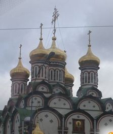 Реставрация крестов на Новодевичьем монастыре - также работа мастеров художественной ковки Золотого сечения.